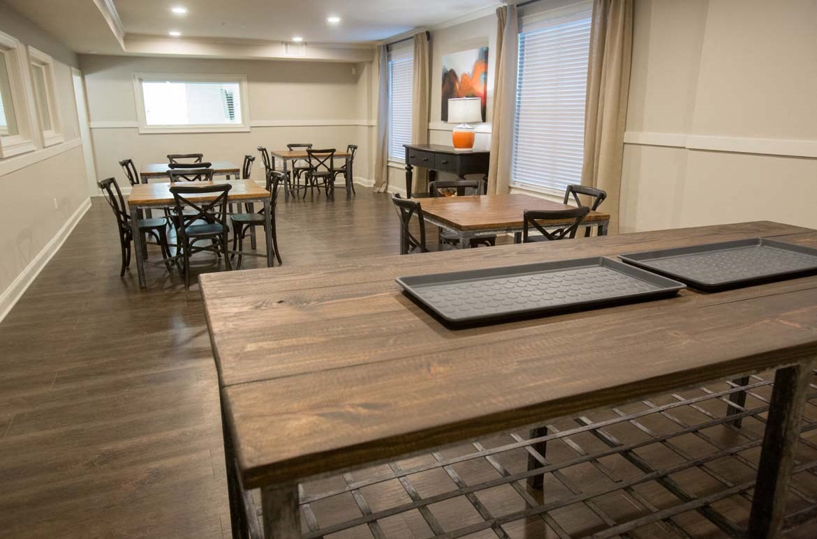 Walton Lakes Apartments, 4687 Camp Creek Pkwy, Atlanta, GA RentCafe